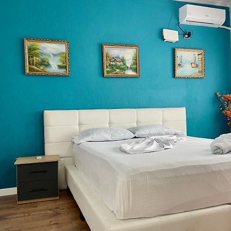 Central Room Private Entry And Bathroom Tirana Bagian luar foto